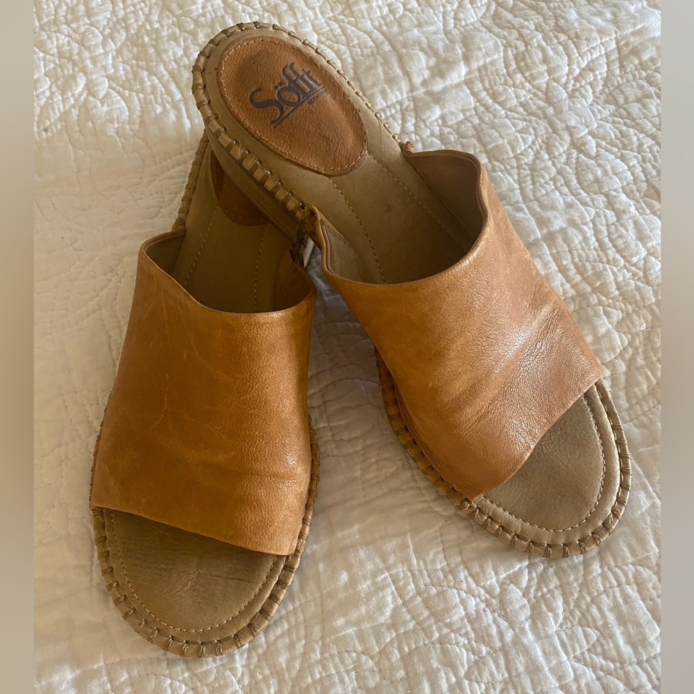 Sofft Caramel Leather Mules